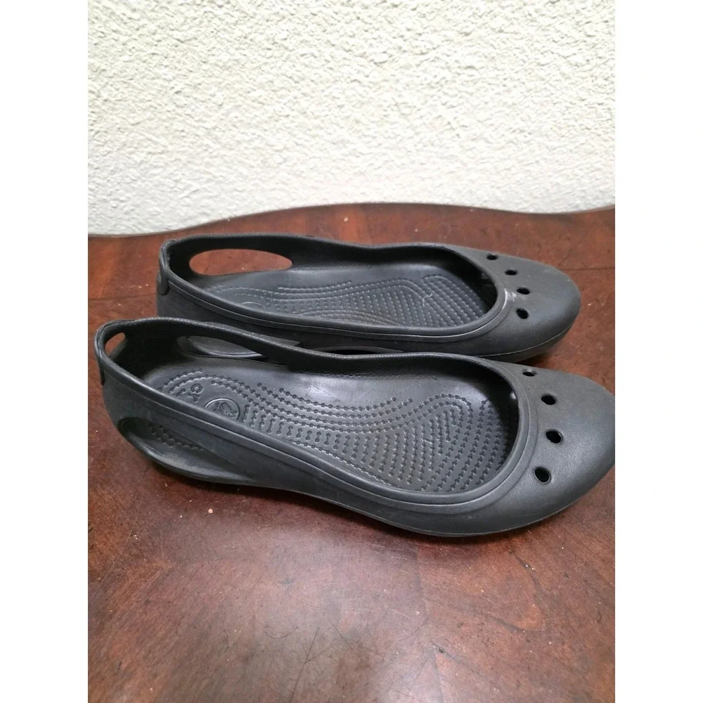 Crocs Women's Black Flats Sandals Size 8‎ Slip-On Lightweight Comfortable Casual